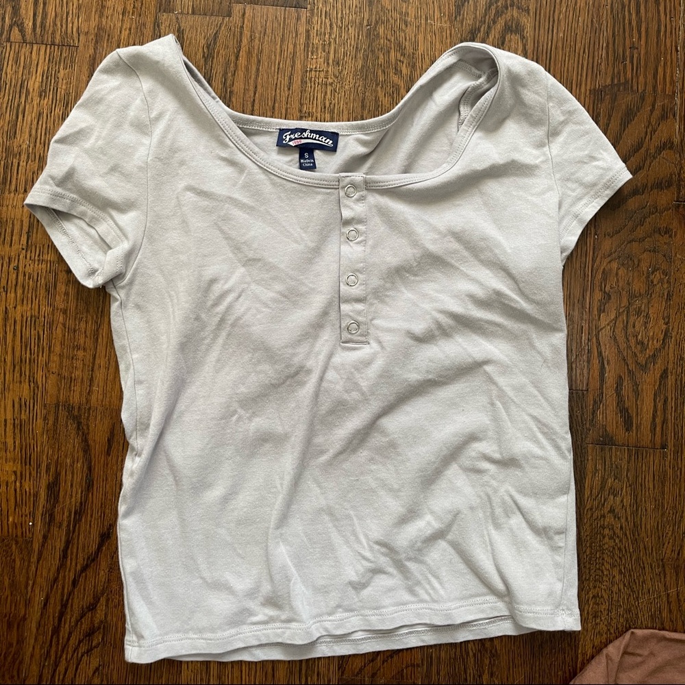 scoop neck baby tee